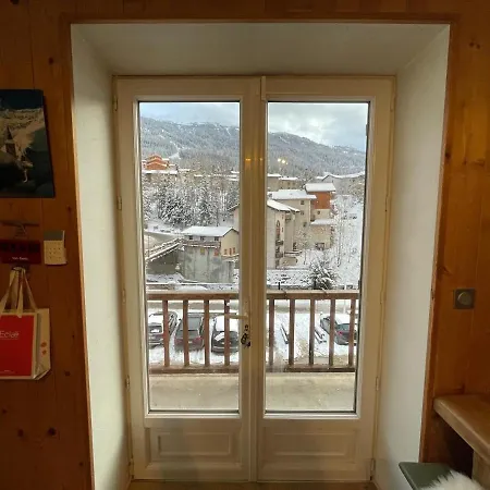 Au Coeur De *